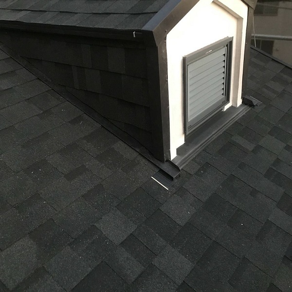 カバー工法をした屋根